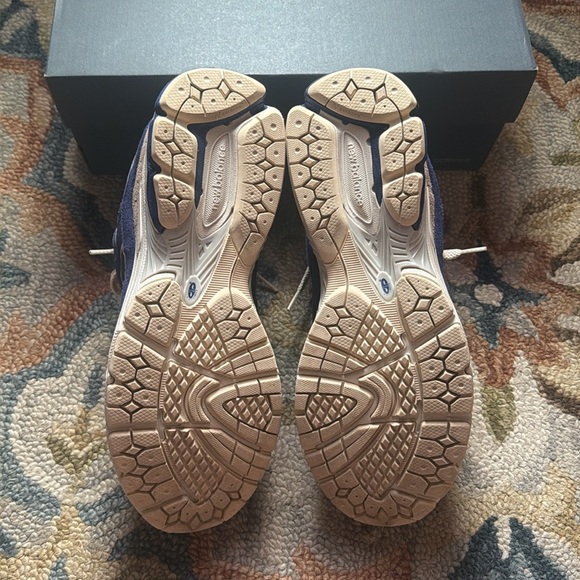 New Balance 2002R Running Sneakers Navy Cream - Picture 3 of 5